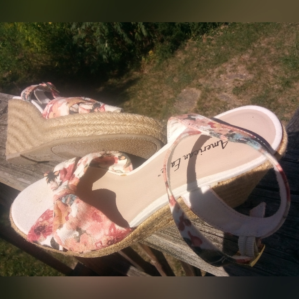 American Eagle Espadrilles Floral